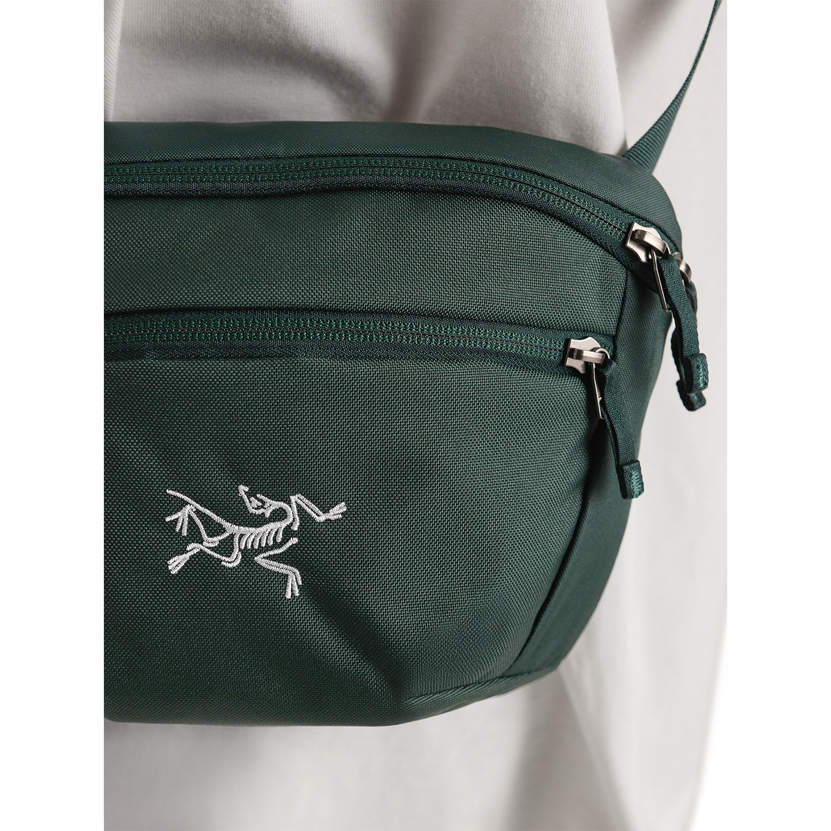 Arc'teryx Mantis 2 Waist Pack 24K Black - 53 Degrees North