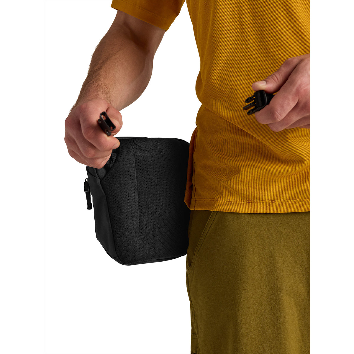 Arc'teryx Mantis 2 Waist Pack 24K Black - 53 Degrees North