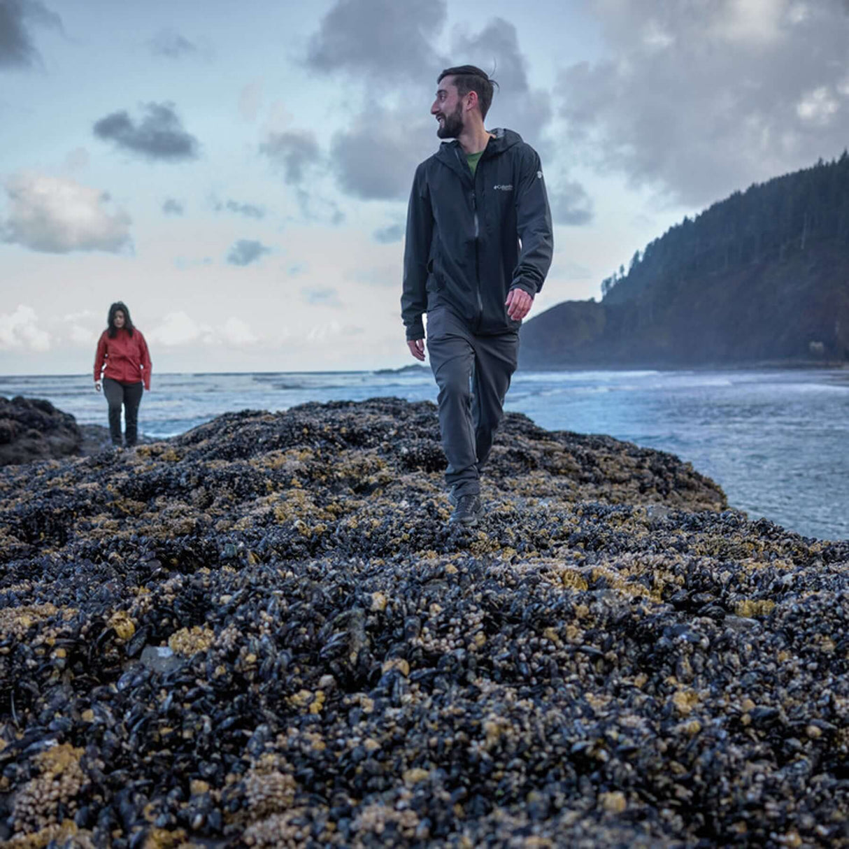 Columbia Men's Ampli-Dry II Waterproof Hiking Shell Jacket Everblue / Small-Everblue / Medium-Everblue / Large-Everblue / X-Large-Everblue / XX-Large - 53 Degrees North