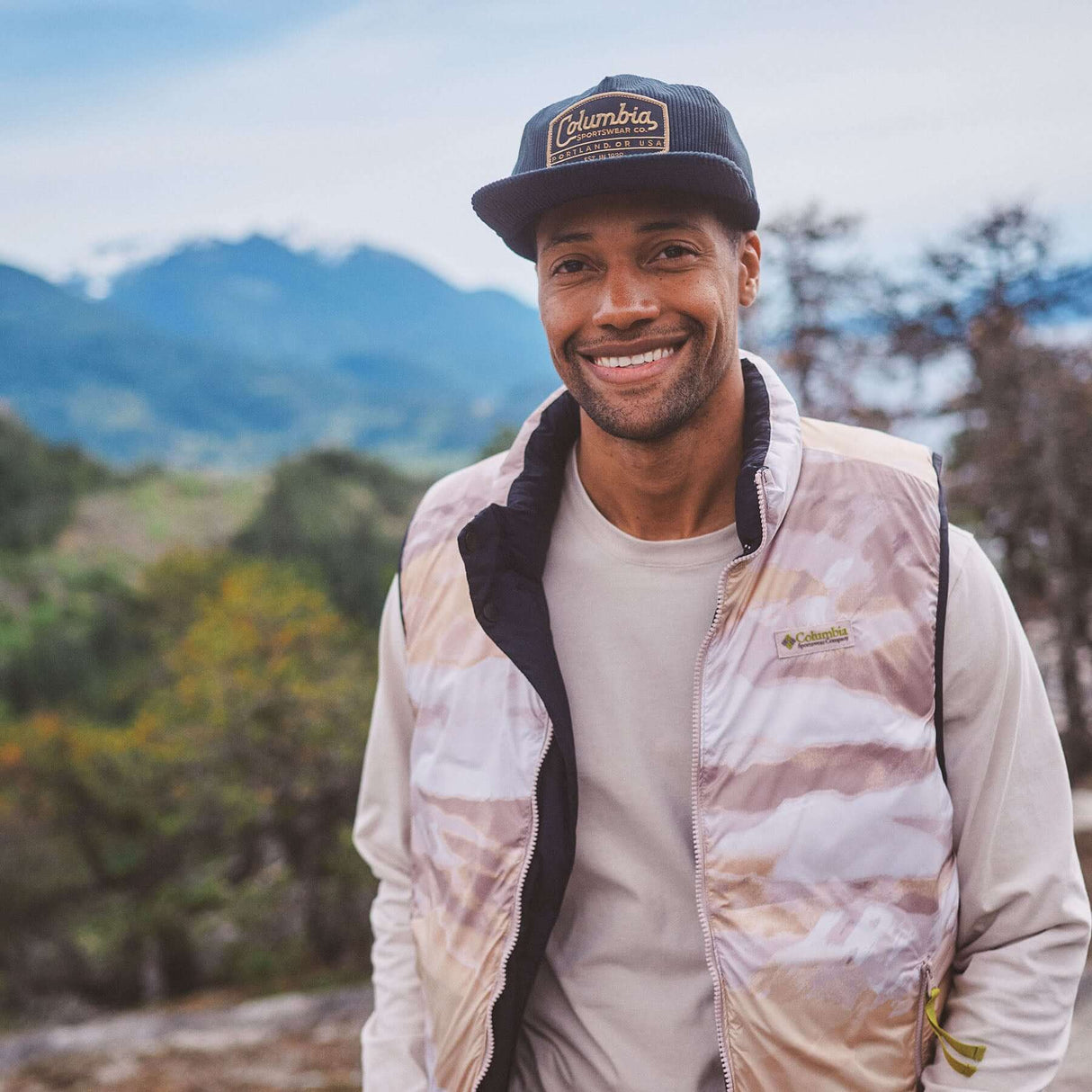 Columbia Packsaddle Corduroy Snap Back Black/CSC Tracks-Camel Brown/Arches-Black/Chenille Patch - 53 Degrees North