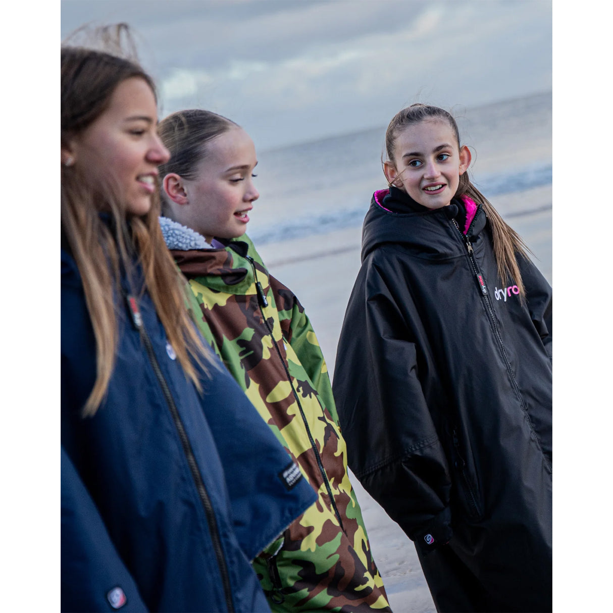 Dryrobe Kids' Advance Long Sleeve Changing Robe Navy/Grey / X-Small-Navy/Grey / Small-Black/Pink / Small - 53 Degrees North