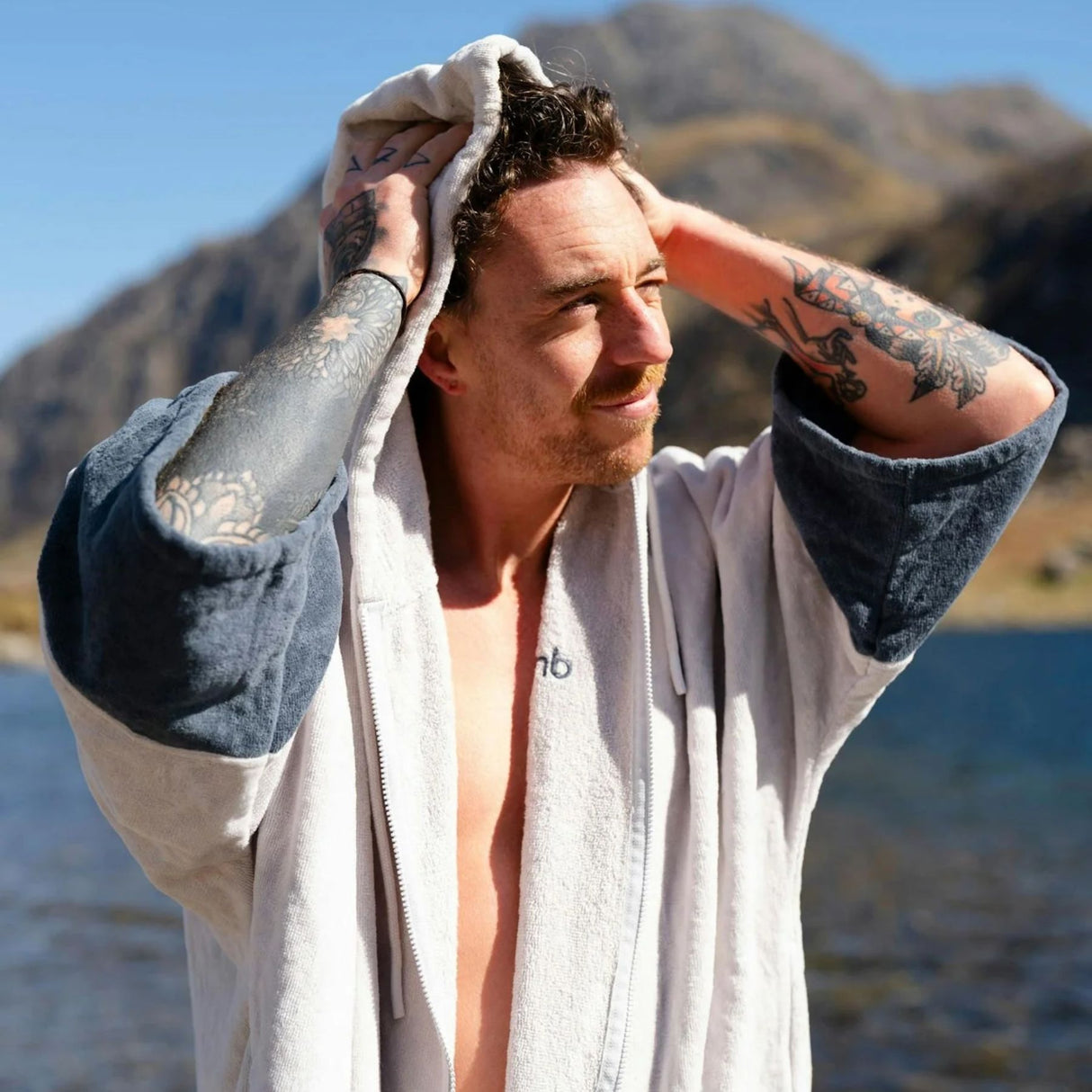 Dryrobe Zip Through Towel Robe Nimbus Cloud / Small-Nimbus Cloud / Medium-Deep Sea Blue / Small-Deep Sea Blue / Medium - 53 Degrees North