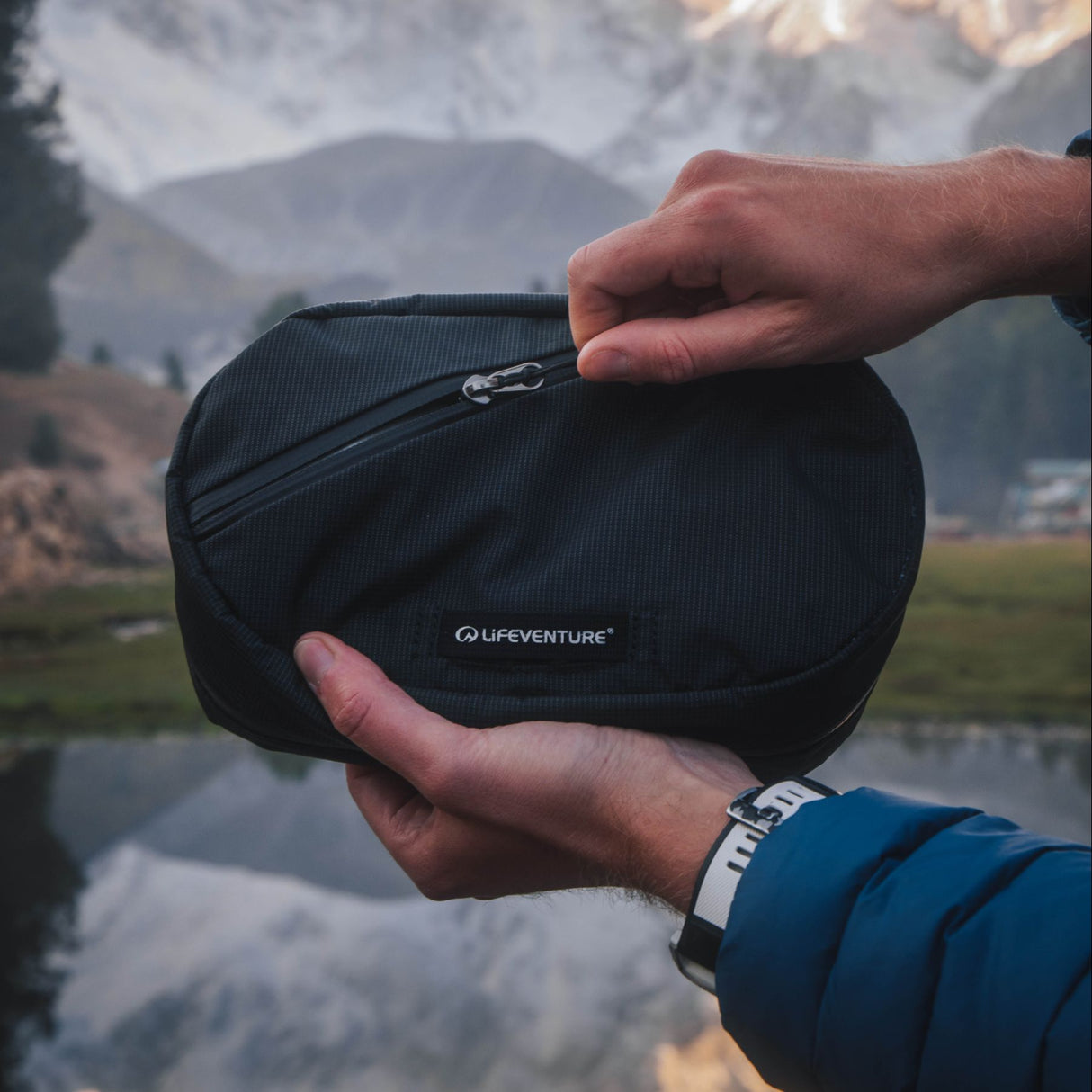 Lifeventure Folding Wash Bag Black - 53 Degrees North