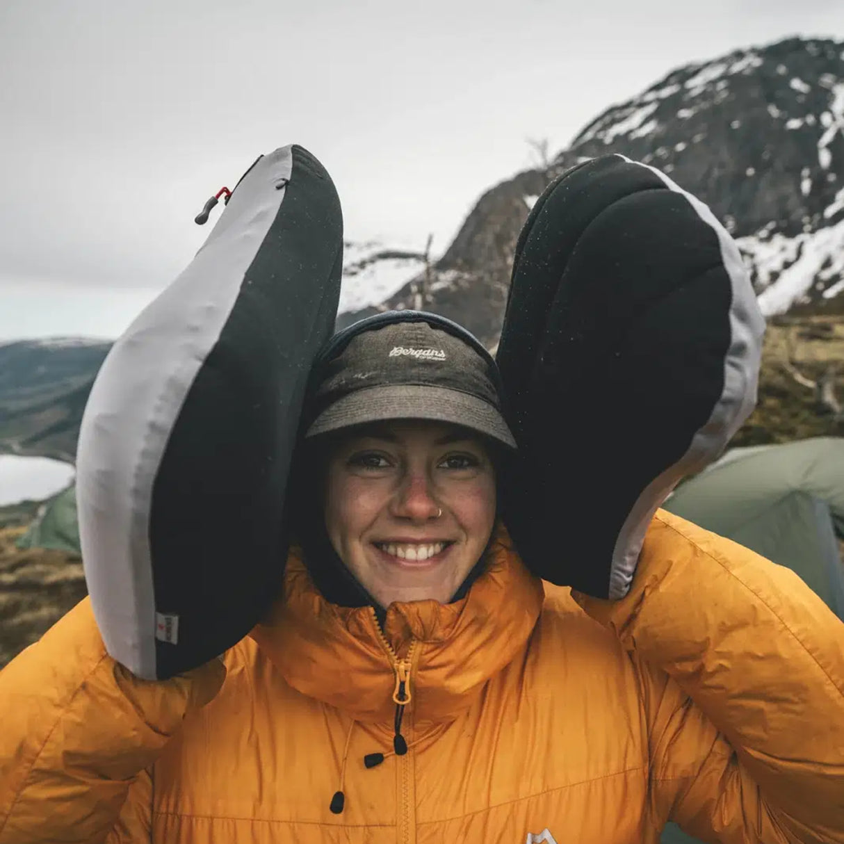Robens Mountain Pillow Black - 53 Degrees North