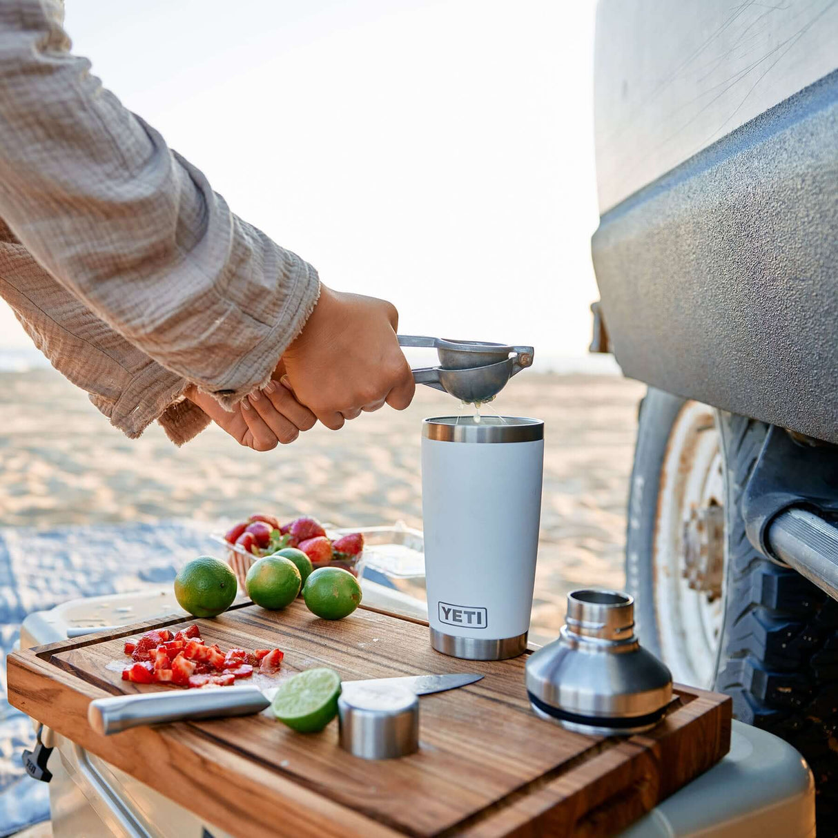 YETI Rambler 20oz (591 ml) Cocktail Shaker Navy-White-Tropical Pink - 53 Degrees North