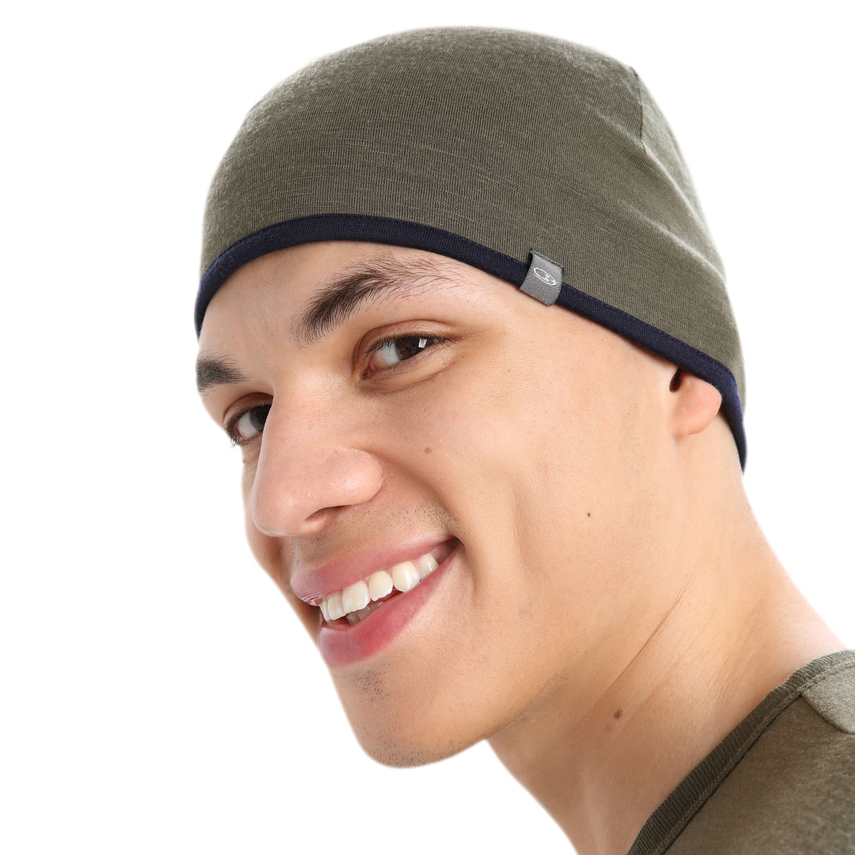 Icebreaker Unisex Reversible Merino 200 Pocket Hat Loden/Midnight Navy-Black/Gritstone Heather - 53 Degrees North