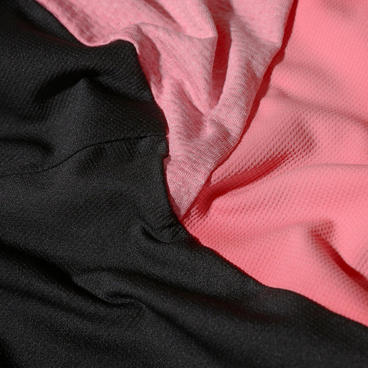 The North Face Women's Bolt Tech T-shirt Cosmo Pink/TNF Black / X-Small-Cosmo Pink/TNF Black / Small-Cosmo Pink/TNF Black / Medium-Cosmo Pink/TNF Black / Large - 53 Degrees North