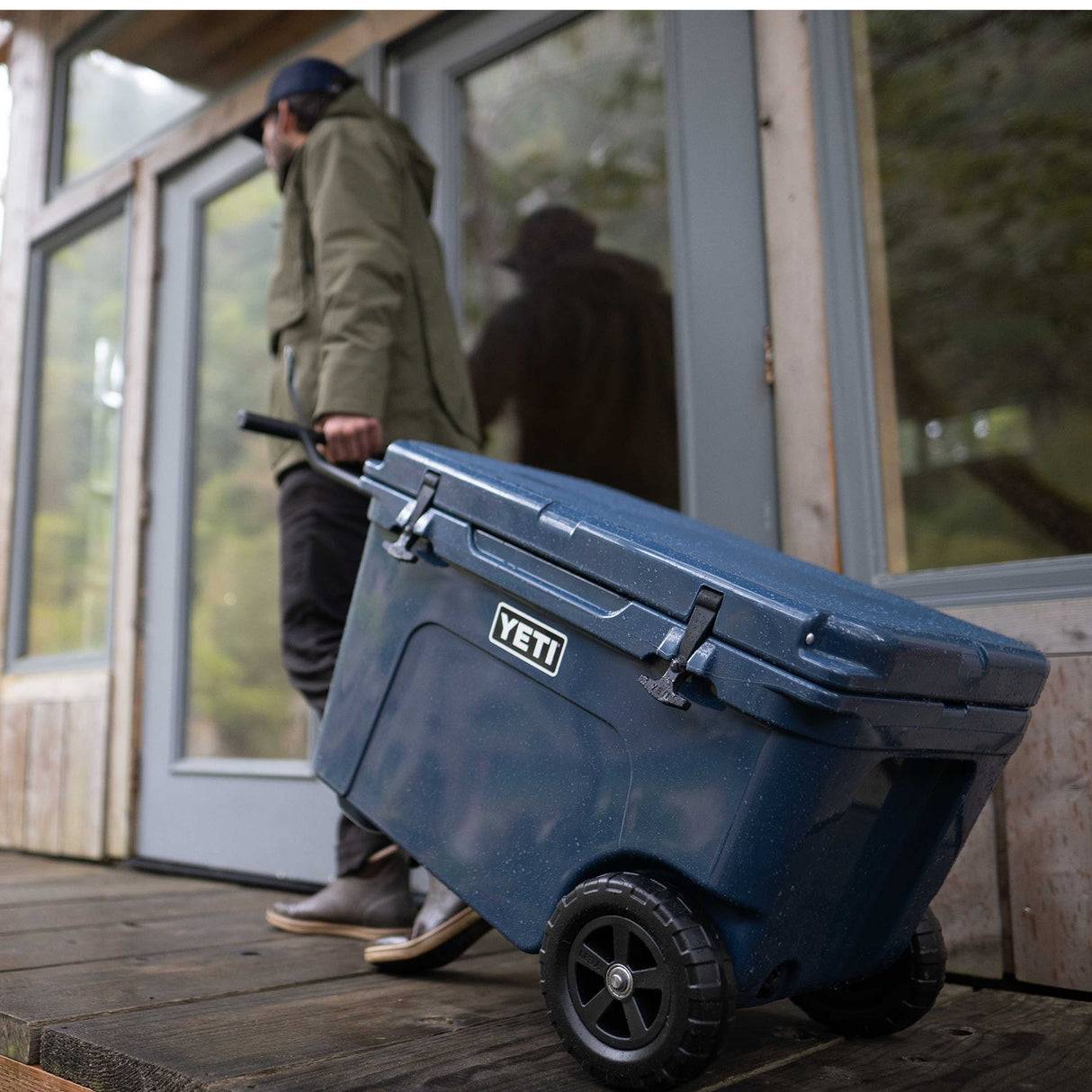 YETI Tundra Haul Wheeled Cool Box Big Wave-Navy - 53 Degrees North