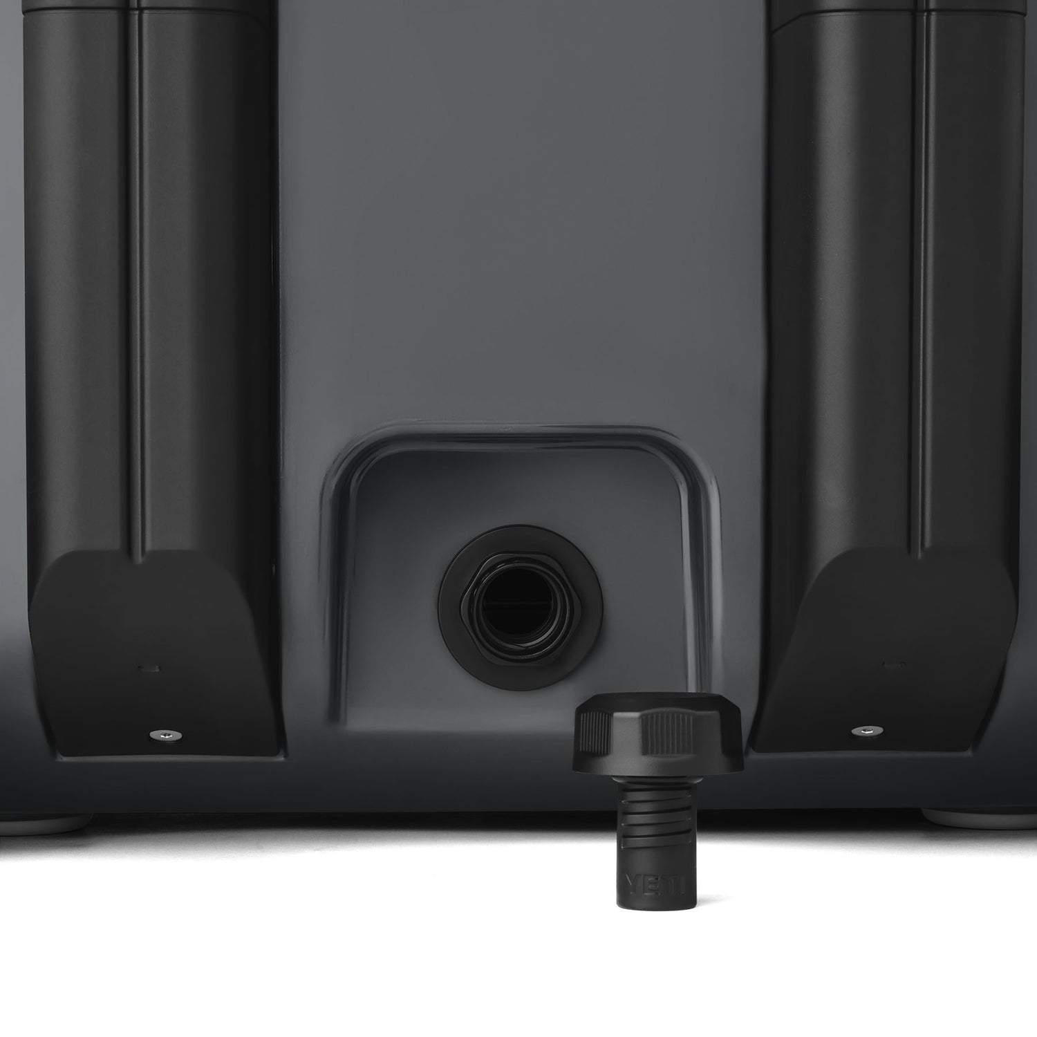 YETI Roadie 32 Wheeled Cool Box Big Sky Blue-Firefly Yellow-Charcoal-Navy #- 53 Degrees North 