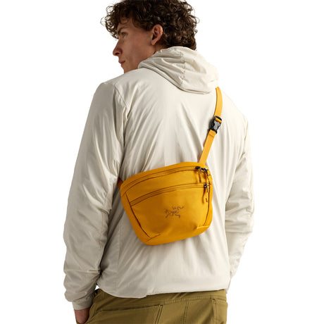Arc'teryx Mantis 2 Waist Pack 24K Black - 53 Degrees North