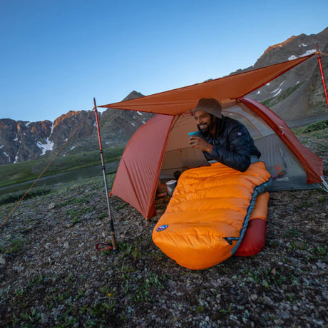Big Agnes Torchlight EXP 20° Regular Sleeping Bag Tangelo/Chinois Green - 53 Degrees North