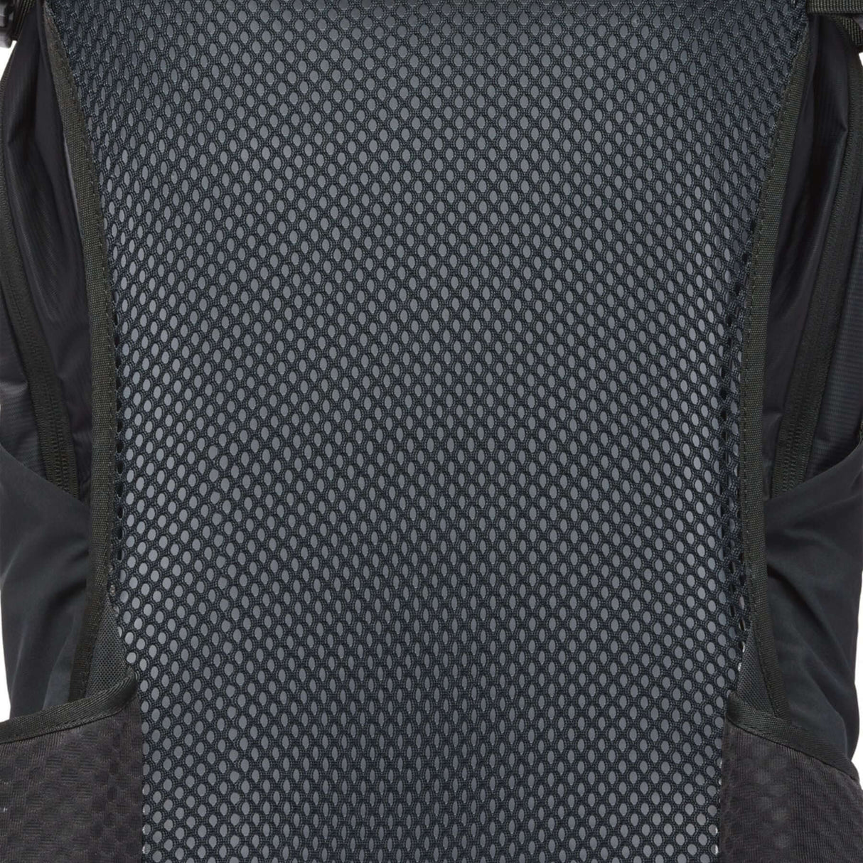 Columbia Blackcomb Ridge 30L Backpack Black / Small/Medium - 53 Degrees North