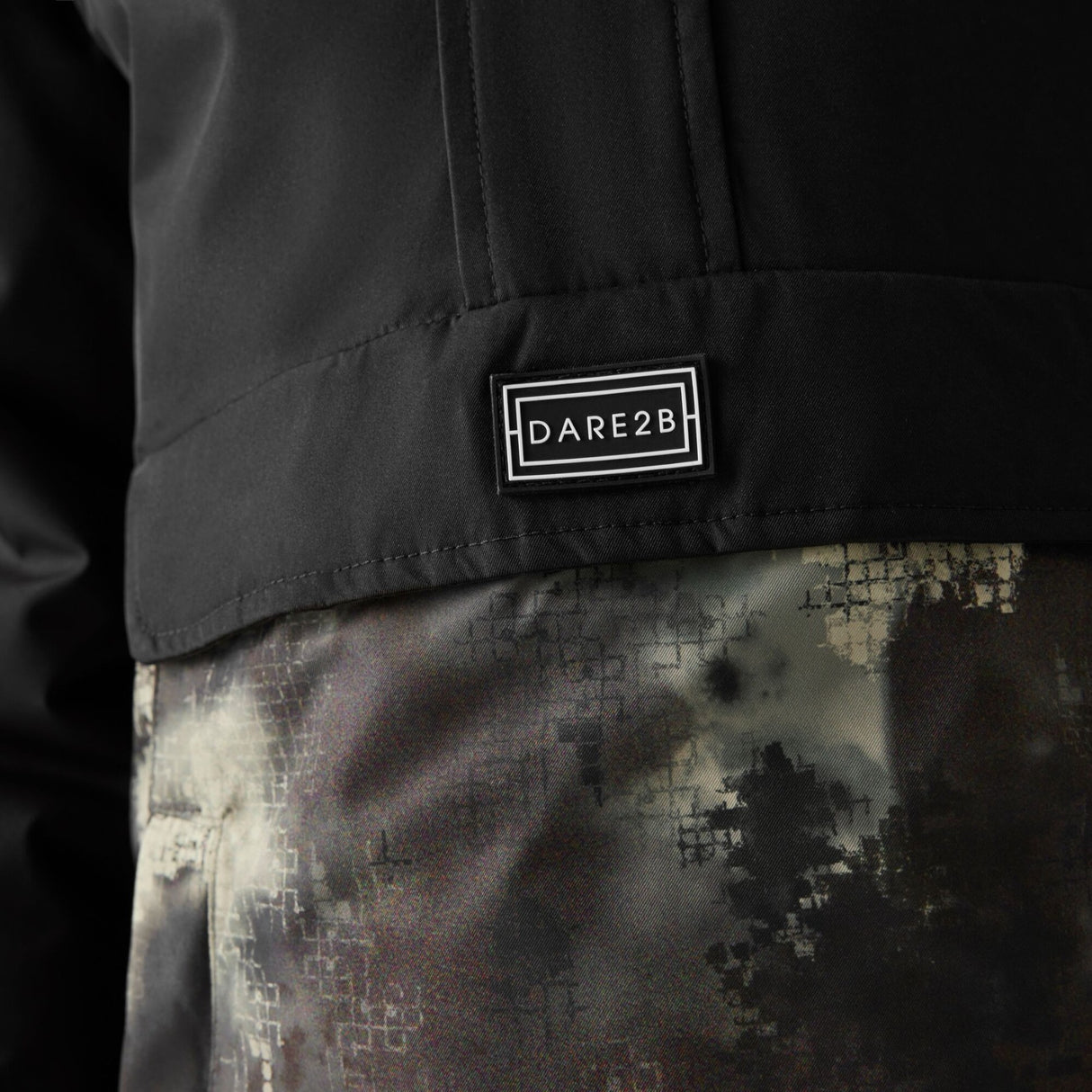 Dare 2b Kids' Freehand Jacket Black/Distressed Print / Age 5-6-Black/Distressed Print / Age 7-8-Black/Distressed Print / Age 9-10-Black/Distressed Print / Age 11-12-Black/Distressed Print / Age 13 - 53 Degrees North 