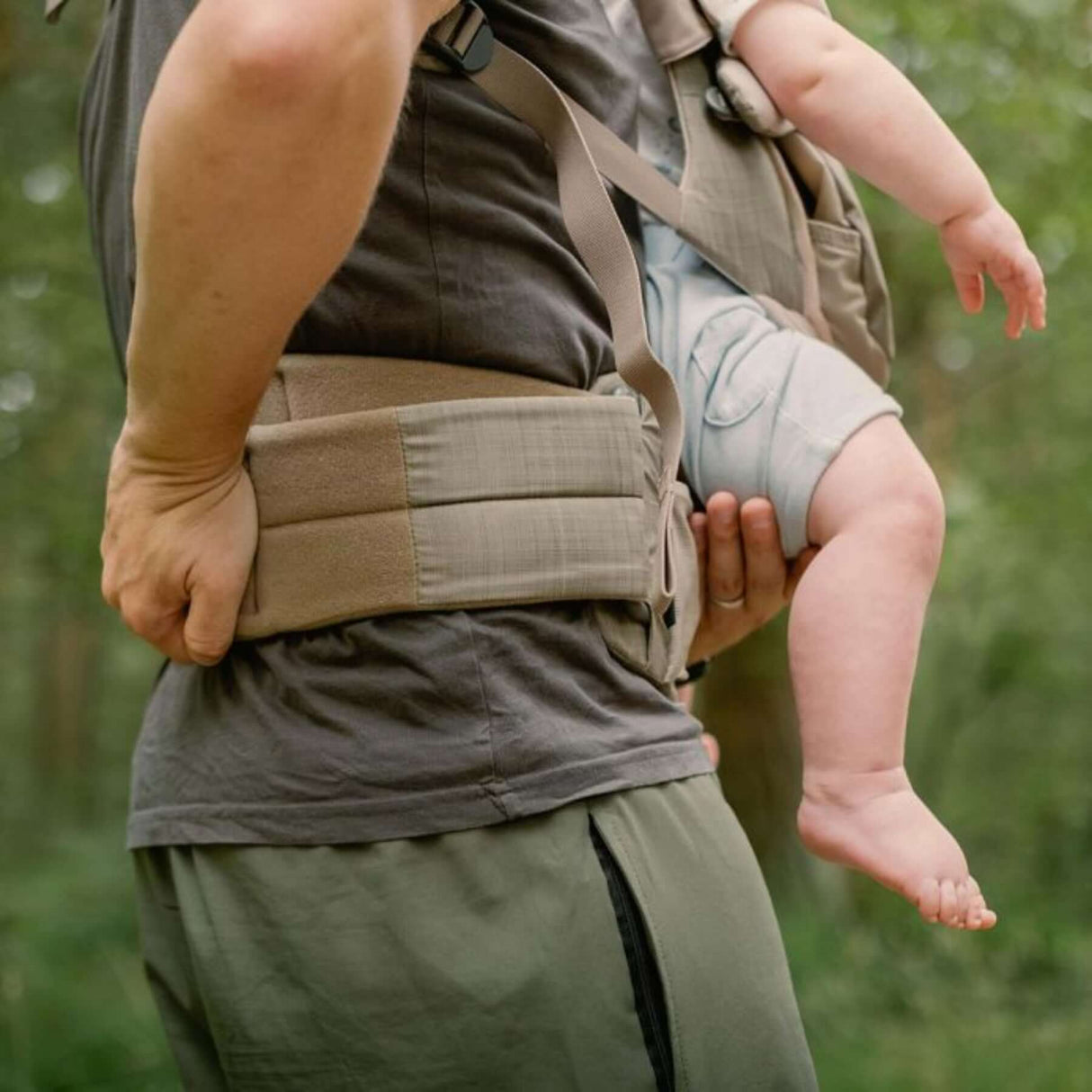Osprey Poco Soft Carrier LT Tan Concrete - 53 Degrees North 