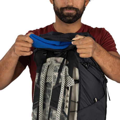 Osprey Stratos 36 Hiking Backpack Raven Black - 53 Degrees North 