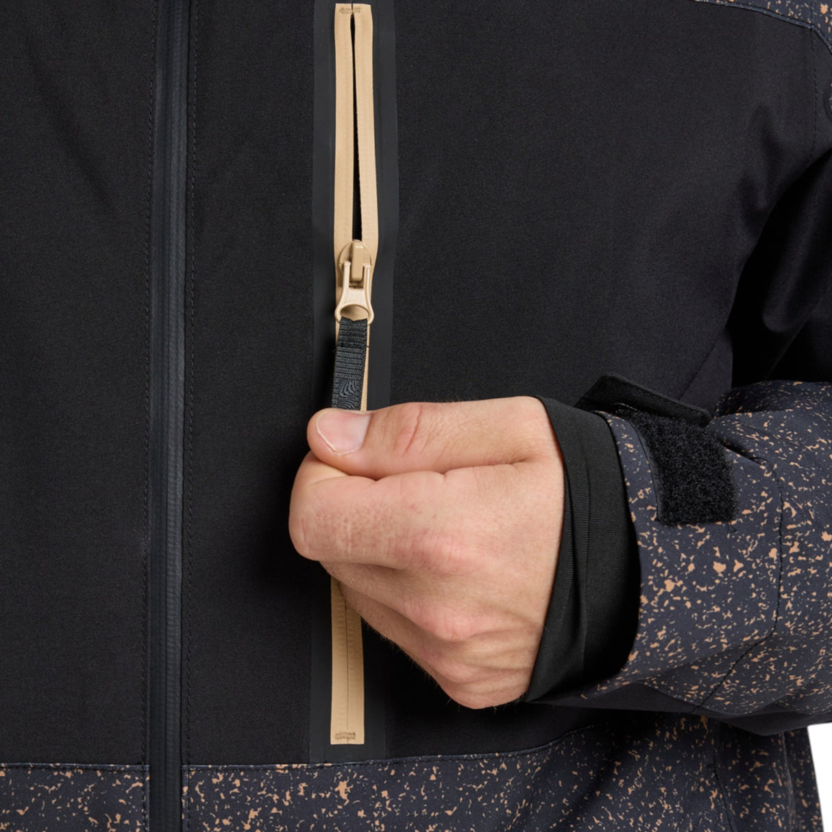 Quiksilver Men's Sycamore Printed Jacket Mountain Static True Black / Small-Mountain Static True Black / Medium-Mountain Static True Black / Large-Mountain Static True Black / X-Large - 53 Degrees North 