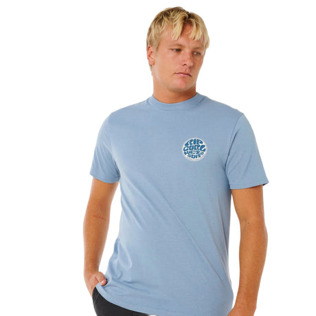 Ripcurl Men's Wettie Passage Icon T-Shirt Ochre / Small-Ochre / Medium-Ochre / Large-Ochre / X-Large-Faded Denim / Small - 53 Degrees North 