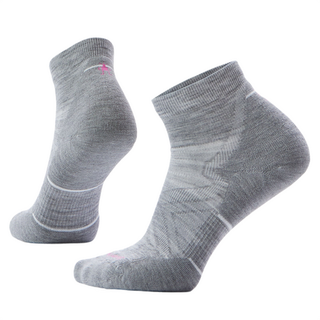 Smartwool Women's Run Targeted Cushion Ankle Socks in Light Grey/White