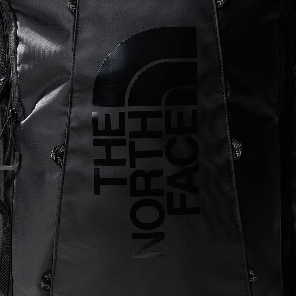 The North Face Base Camp Rolling Thunder 22" Suitcase TNF Black - 53 Degrees North 