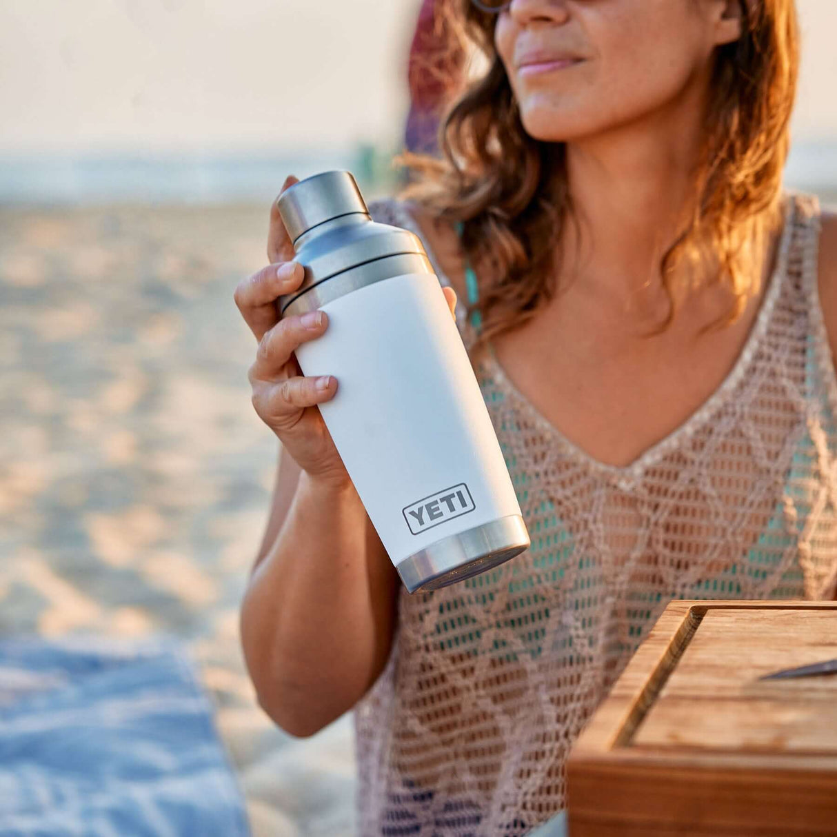 YETI Rambler 20oz (591 ml) Cocktail Shaker Navy-White-Tropical Pink - 53 Degrees North 