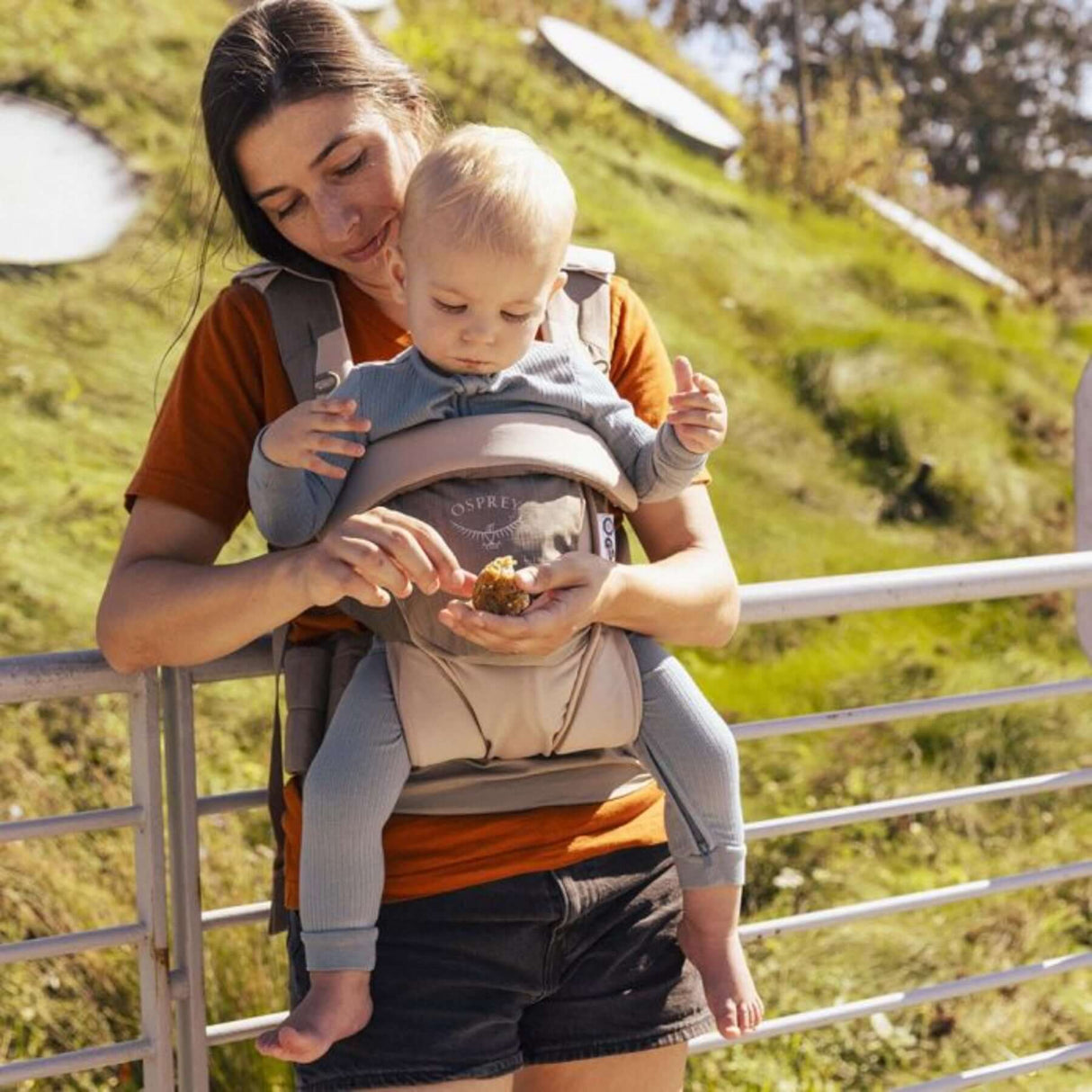 Osprey Poco Soft Carrier LT Tan Concrete #- 53 Degrees North 