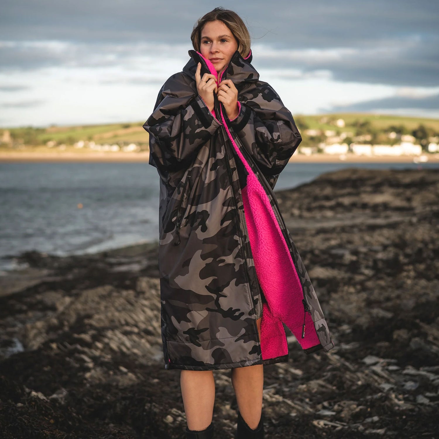 Dryrobe Adult's Advance Long Sleeve Camo/Pink Camo/Pink / S-Camo/Pink / M #- 53 Degrees North 