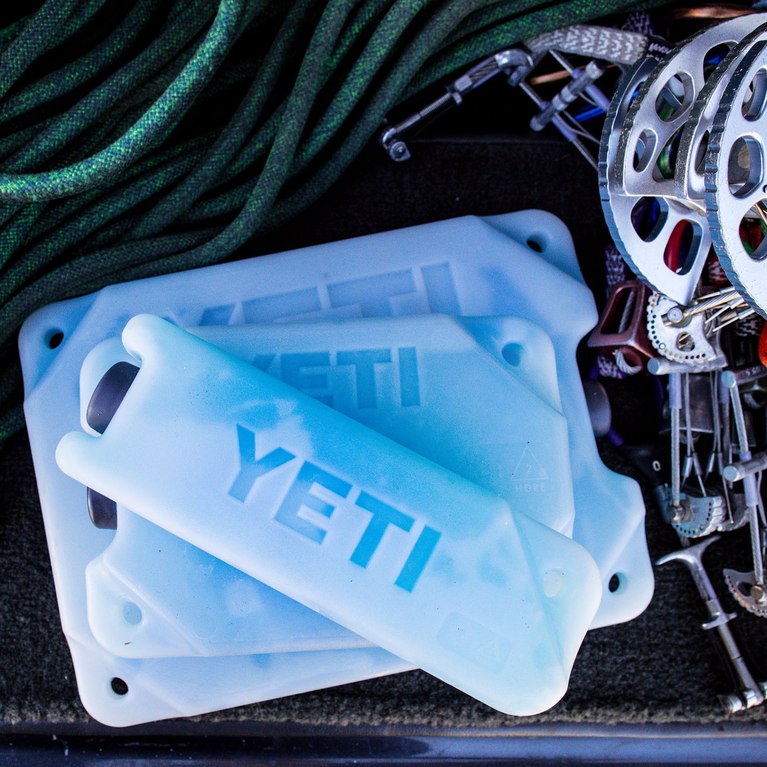 YETI Ice Pack 1.8 kg (4 lb)-900 g (2 lb) #- 53 Degrees North 