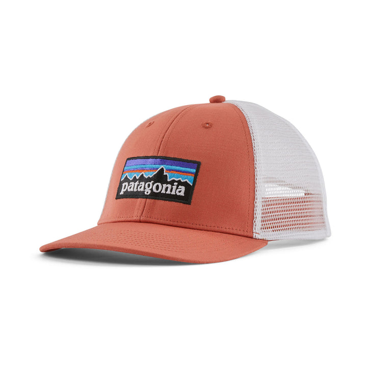 Patagonia P-6 Logo LoPro Trucker Hat #color_quartz-coral