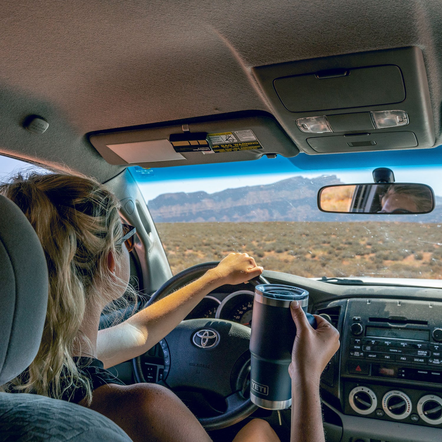 YETI Rambler 20 oz (591 ml) Travel Mug Cherry Blossom-Black Forest Green-Tropical Pink-Navy-White #- 53 Degrees North 