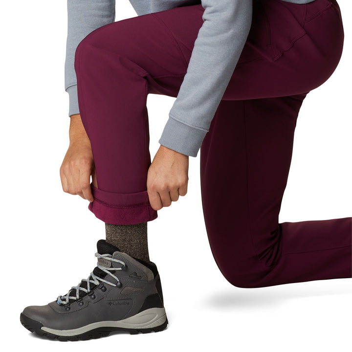 Columbia Women's Back Beauty Highrise Warm Winter Pant #color_beetroot
