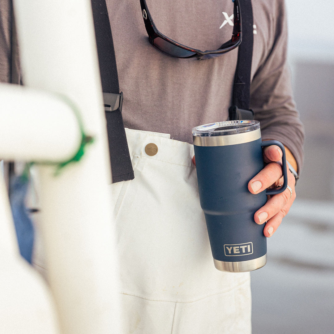 YETI Rambler 20 oz (591 ml) Travel Mug #color_navy