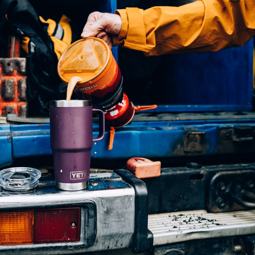 YETI Rambler 20 oz (591 ml) Travel Mug #color_nordic-purple