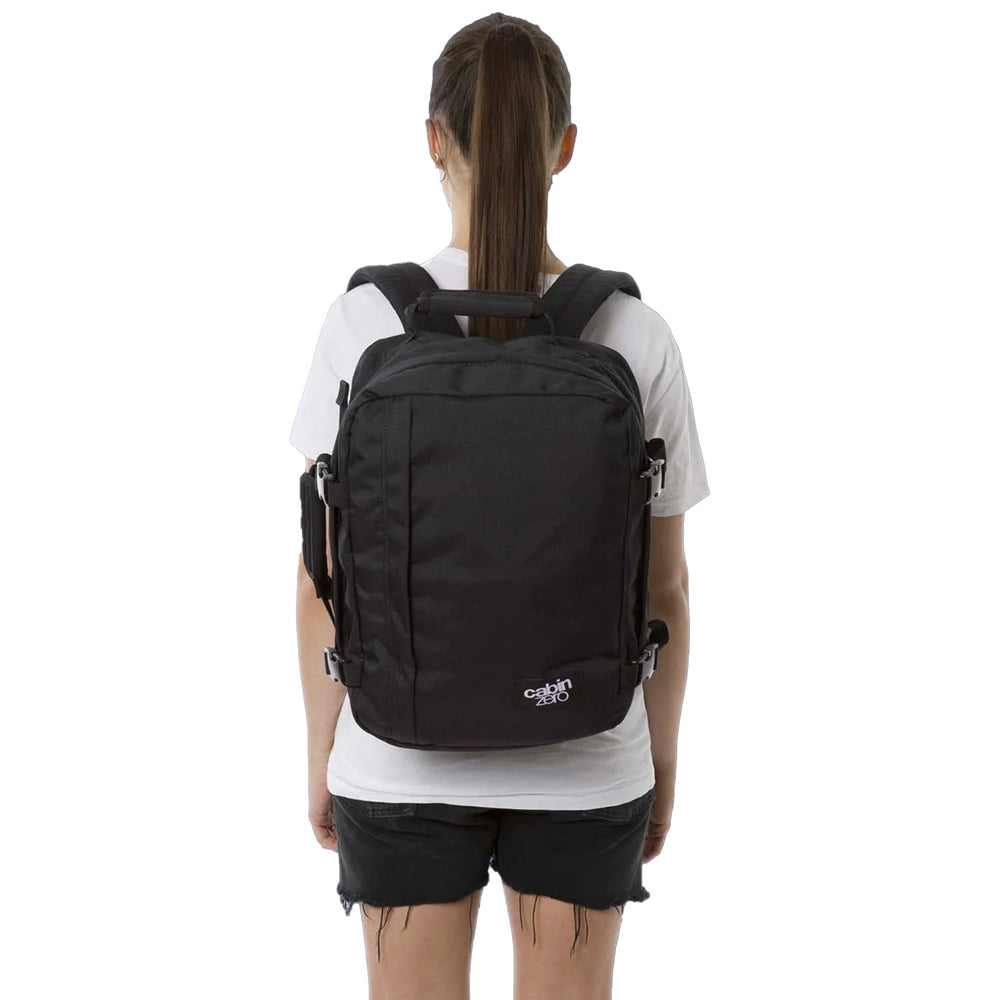 Cabin Zero Classic Backpack 28L #color_absolute-black