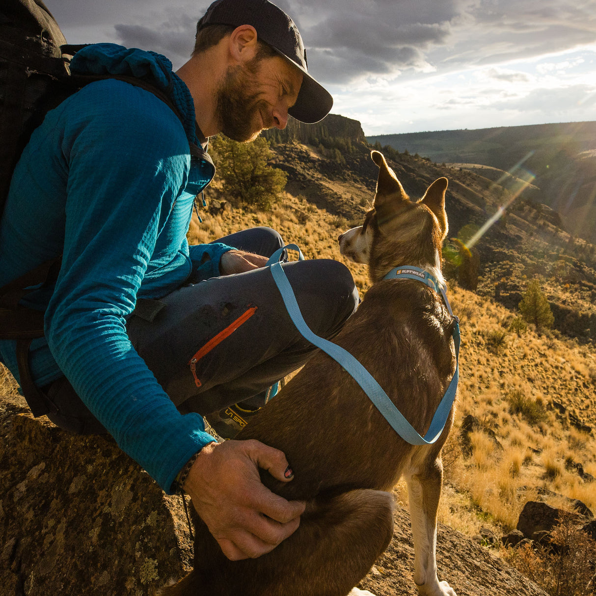 Ruffwear Hi & Light Lightweight Dog Collar Blue Dusk / 28-36 cm (11"-14")-Blue Dusk / 36-51 cm (14"-20")-Blue Dusk / 51-66 cm (20"-26")-Basalt Grey / 28-36 cm (11"-14")-Basalt Grey / 36-51 cm (14"-20") - 53 Degrees North 
