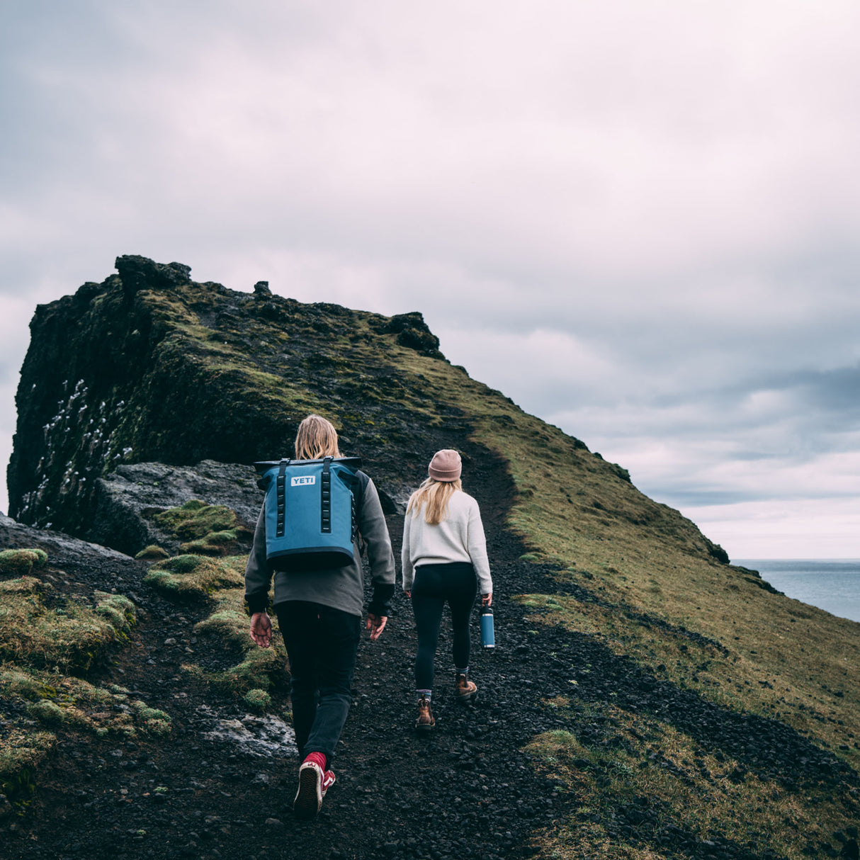 YETI Rambler 18 oz (532 ml) Bottle with Chug Cap Venom-White-Rescue Red-Navy-Black - 53 Degrees North 