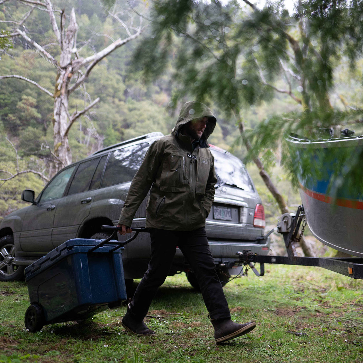 YETI Tundra Haul Wheeled Cool Box Big Wave-Navy - 53 Degrees North 