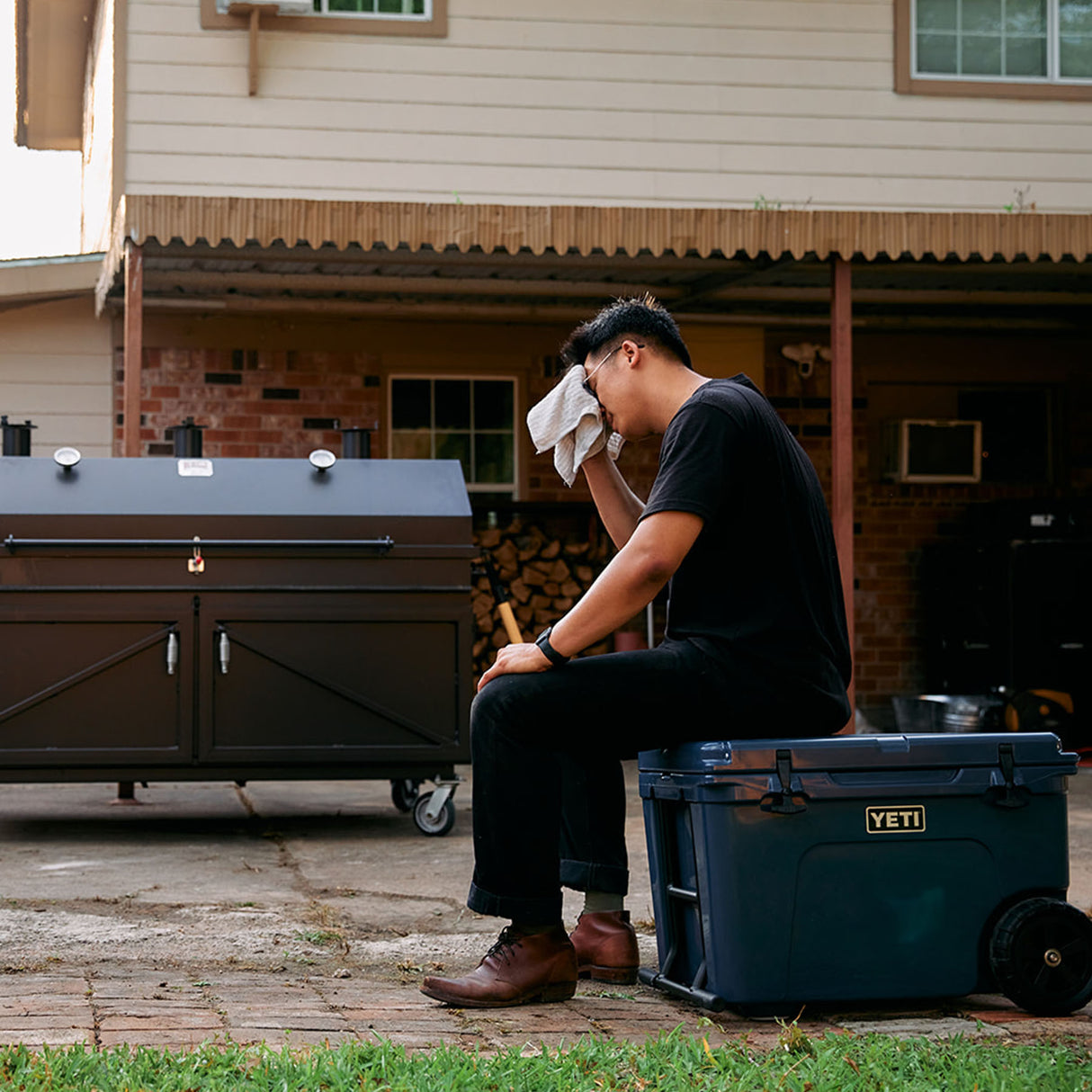 YETI Tundra Haul Wheeled Cool Box Big Wave-Navy - 53 Degrees North 